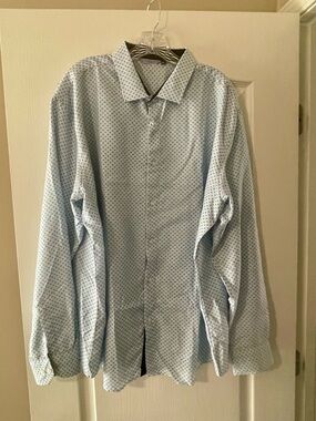 Men's Light Blue Patterned Button-Up Shirt